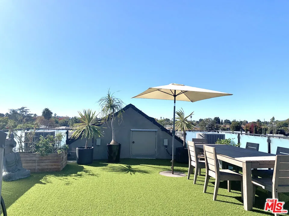 2606 S Barrington Avenue Los Angeles, CA 90064
