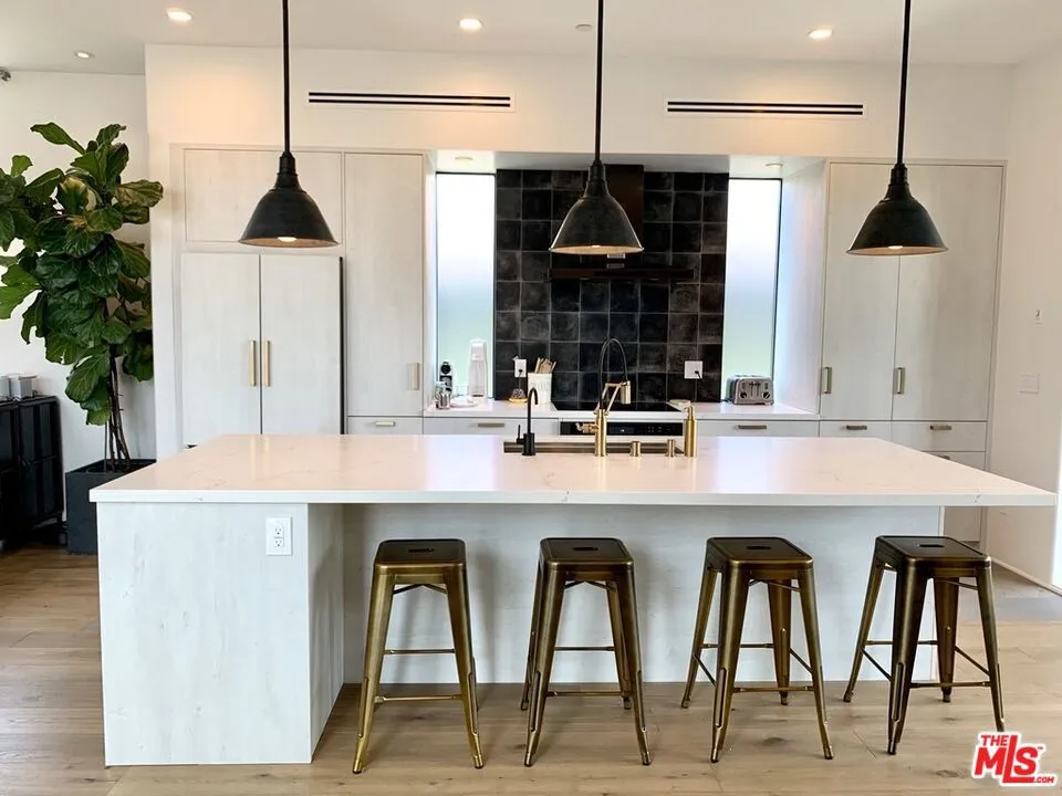 2606 S Barrington Avenue Los Angeles, CA 90064