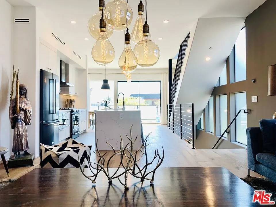 2606 S Barrington Avenue Los Angeles, CA 90064