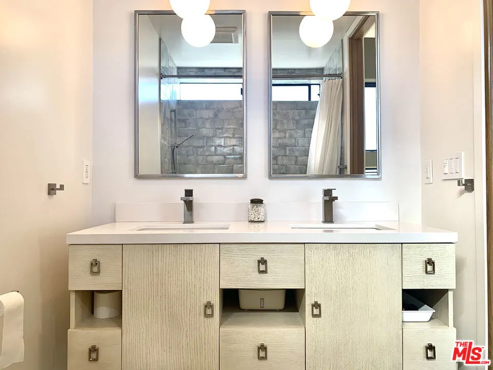 2606 S Barrington Avenue Los Angeles, CA 90064