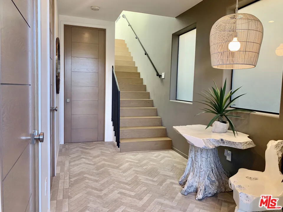 2606 S Barrington Avenue Los Angeles, CA 90064