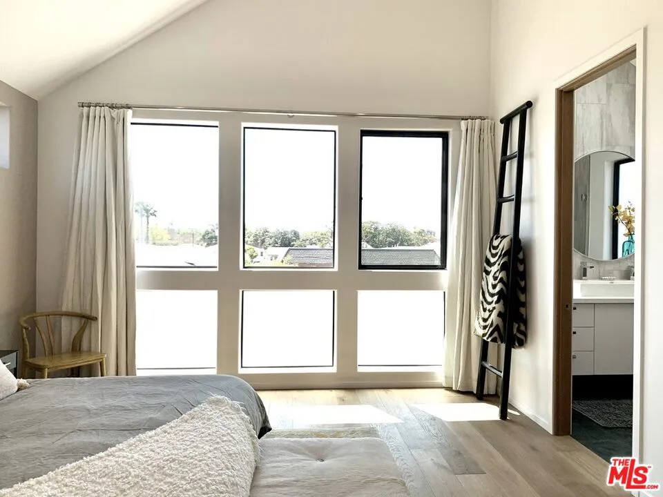 2606 S Barrington Avenue Los Angeles, CA 90064