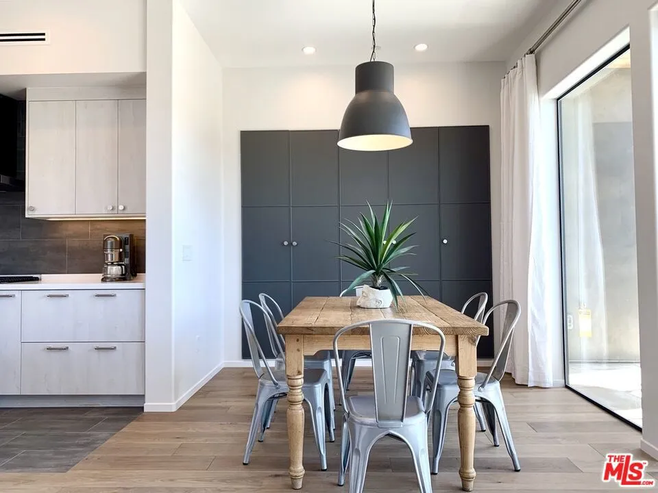 2606 S Barrington Avenue Los Angeles, CA 90064