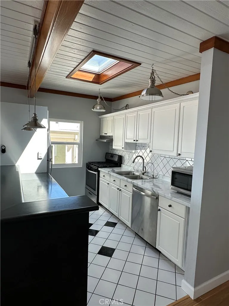1064 Santa Ana Laguna Beach, CA 92651