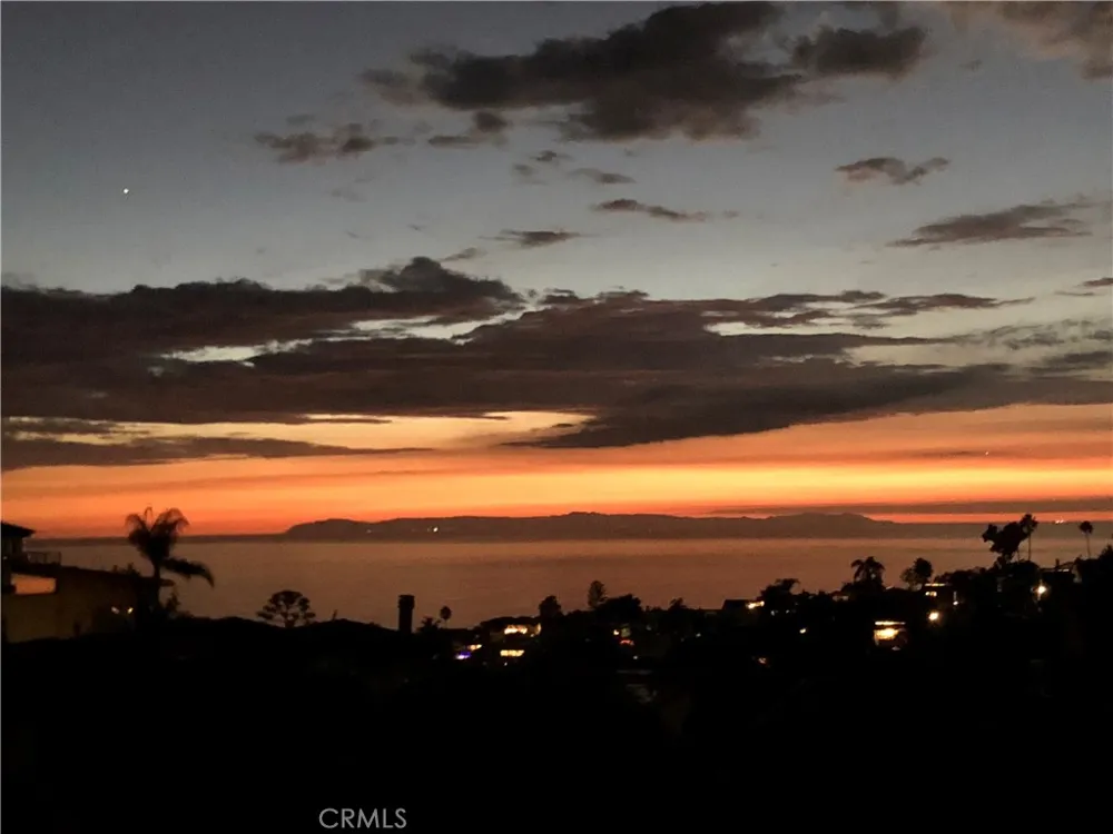 1064 Santa Ana Laguna Beach, CA 92651