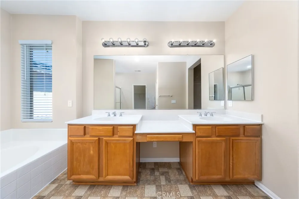 1959 Orchard Park Court San Jacinto, CA 92583