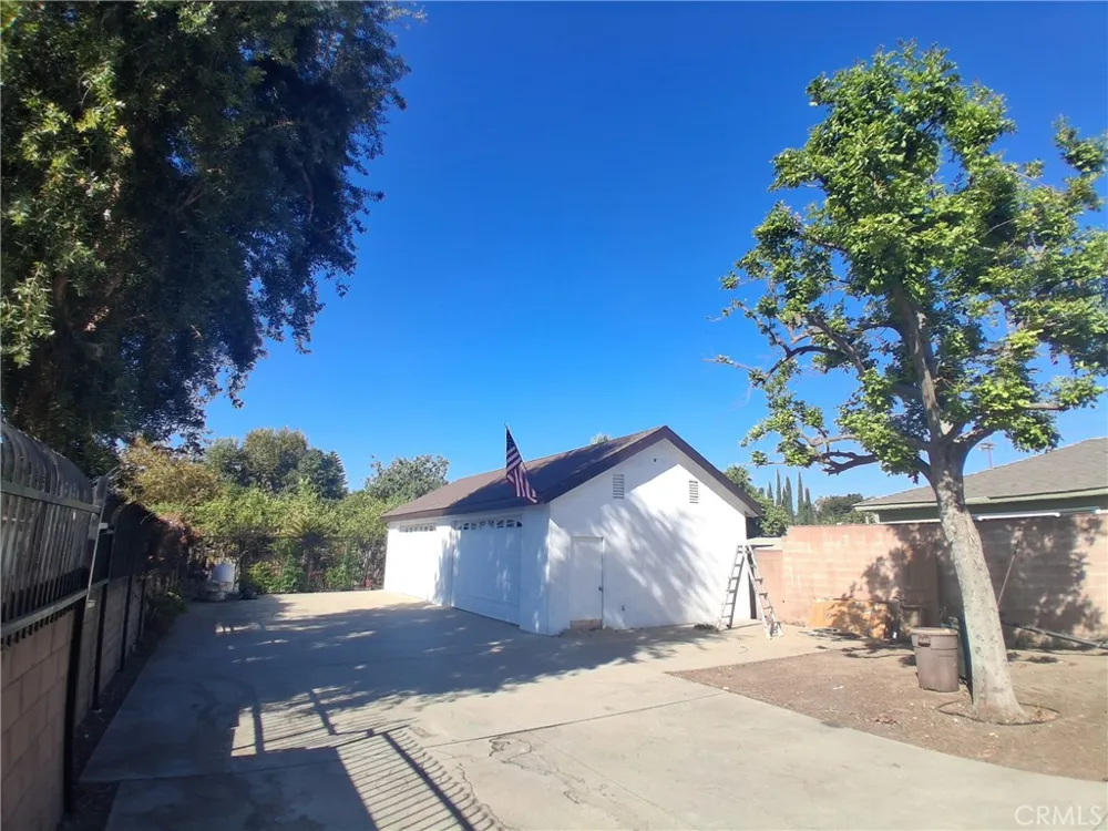 12587 Bradley Avenue Sylmar, CA 91342