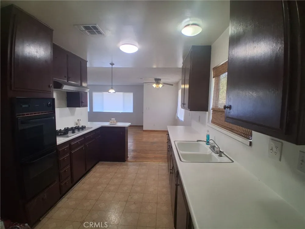 12587 Bradley Avenue Sylmar, CA 91342
