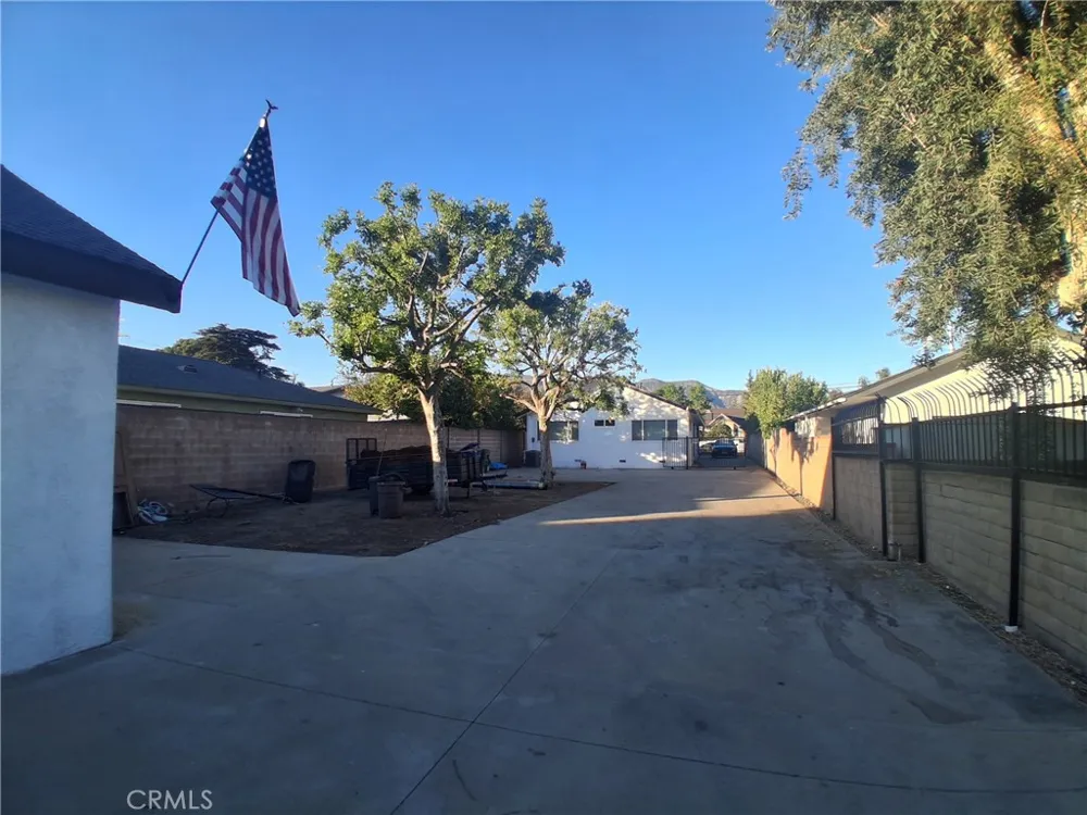 12587 Bradley Avenue Sylmar, CA 91342