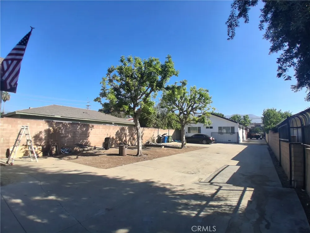 12587 Bradley Avenue Sylmar, CA 91342
