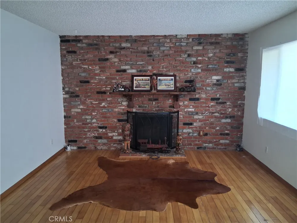 12587 Bradley Avenue Sylmar, CA 91342