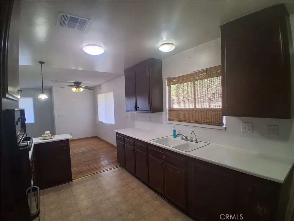 12587 Bradley Avenue Sylmar, CA 91342