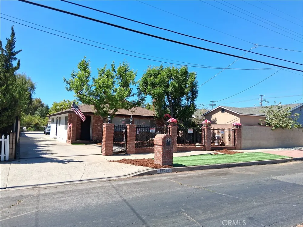 12587 Bradley Avenue Sylmar, CA 91342