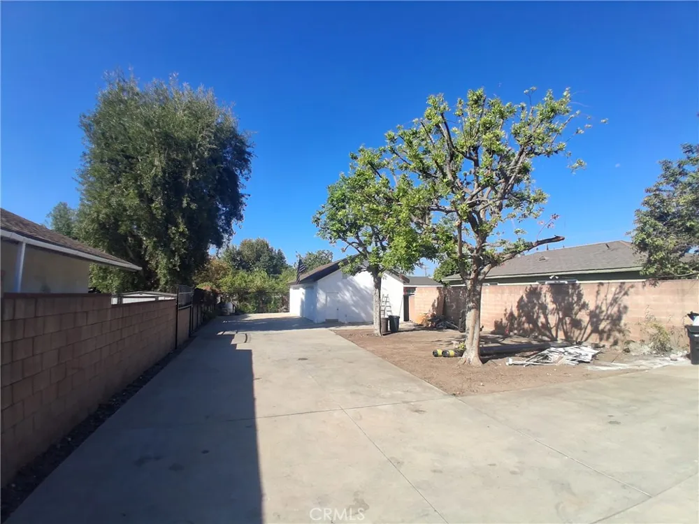 12587 Bradley Avenue Sylmar, CA 91342