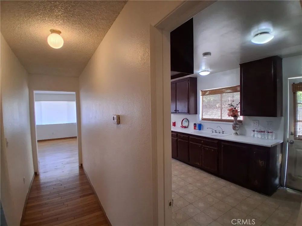 12587 Bradley Avenue Sylmar, CA 91342