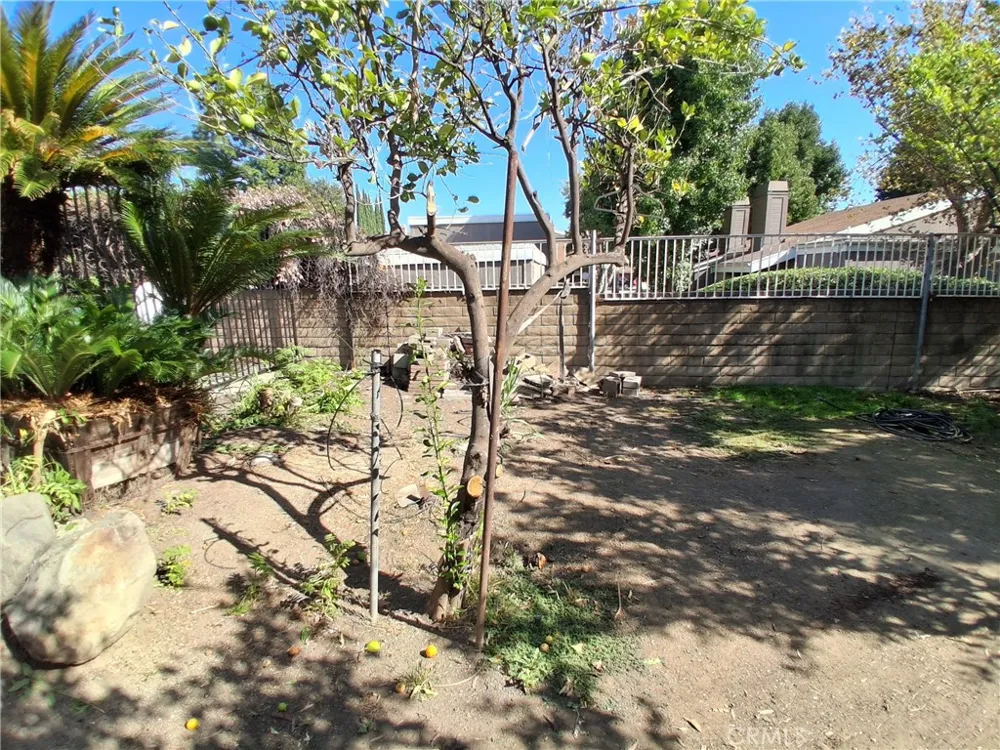 12587 Bradley Avenue Sylmar, CA 91342