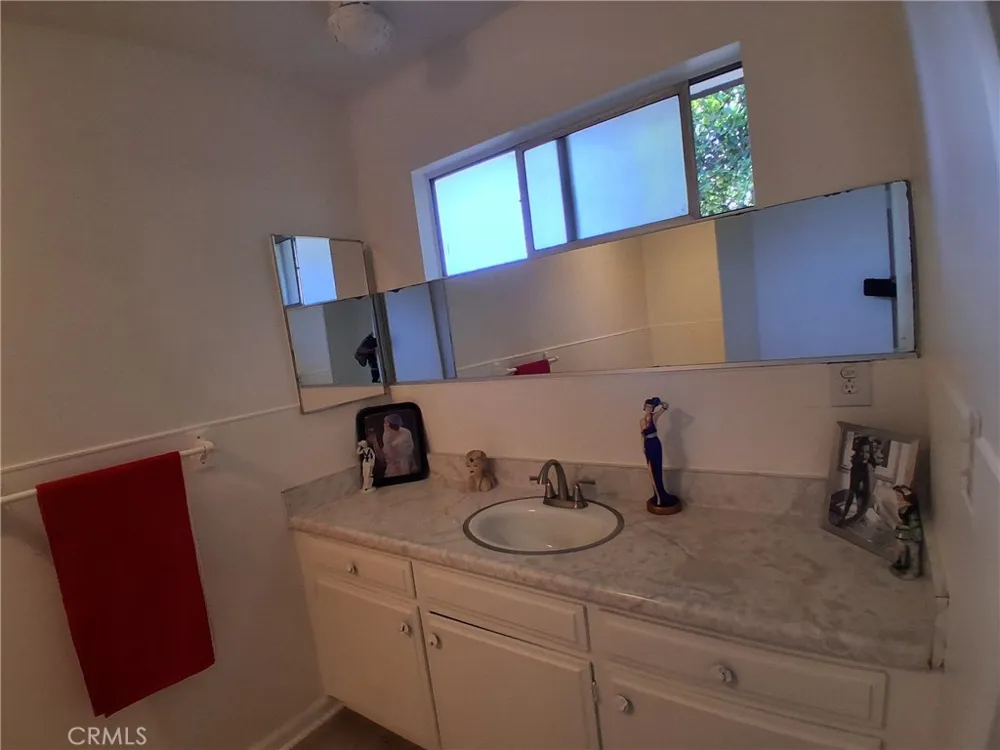 12587 Bradley Avenue Sylmar, CA 91342