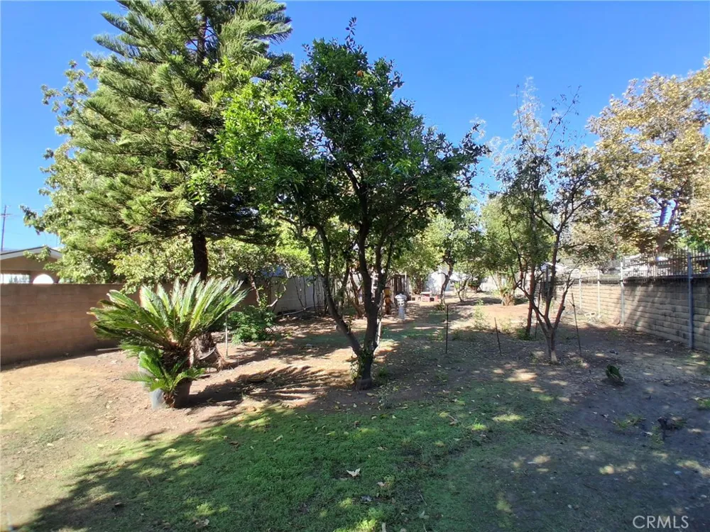 12587 Bradley Avenue Sylmar, CA 91342