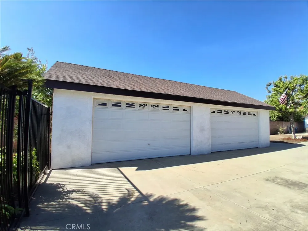12587 Bradley Avenue Sylmar, CA 91342