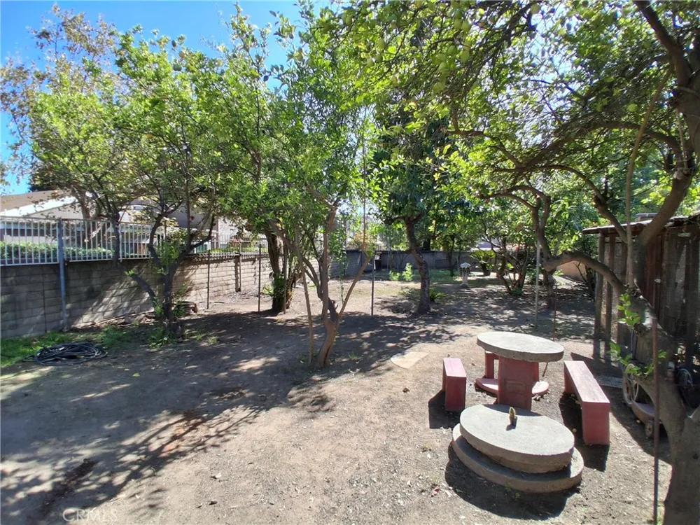 12587 Bradley Avenue Sylmar, CA 91342