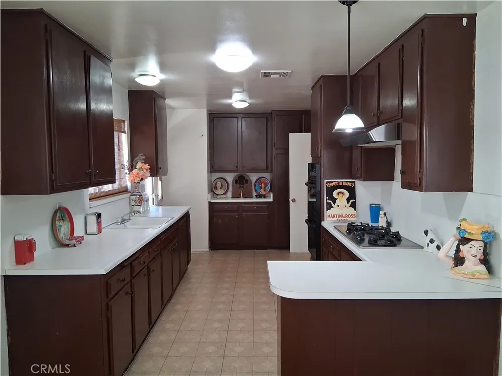 12587 Bradley Avenue Sylmar, CA 91342