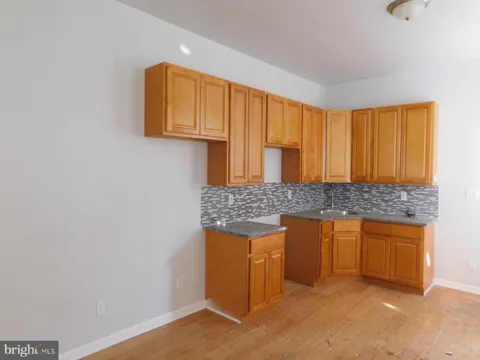 2437 19TH STREET