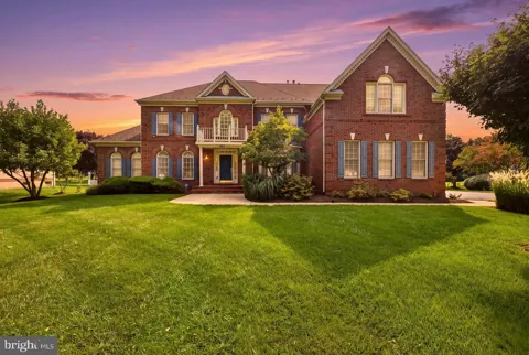 607 MISSION HILLS COURT