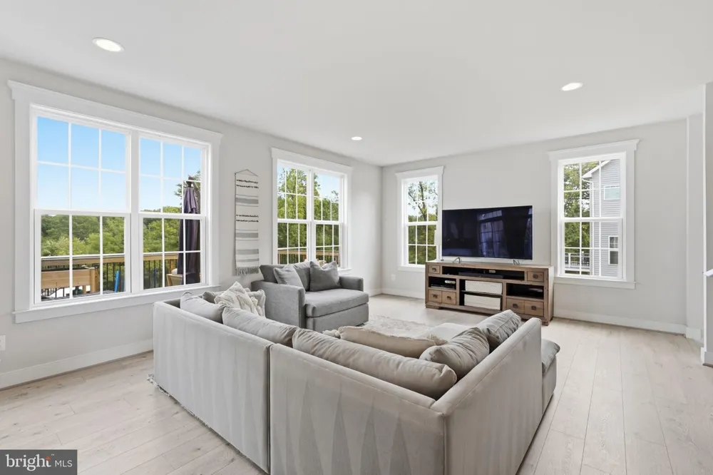 17992 RIDGEWOOD PLACE Round Hill, VA 20141