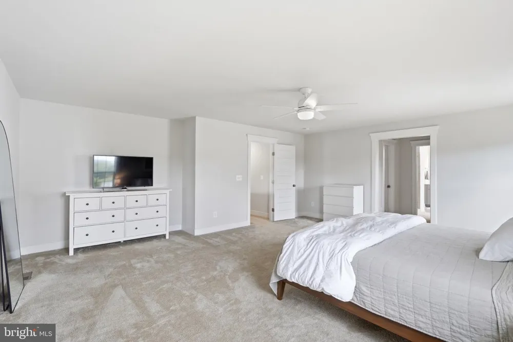 17992 RIDGEWOOD PLACE Round Hill, VA 20141