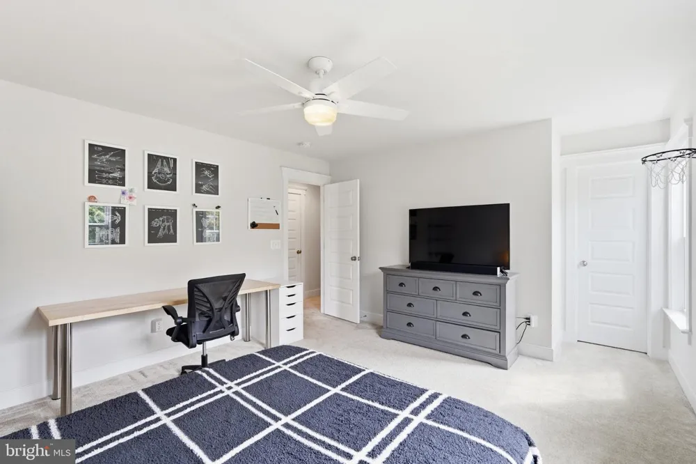 17992 RIDGEWOOD PLACE Round Hill, VA 20141