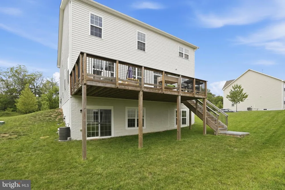 17992 RIDGEWOOD PLACE Round Hill, VA 20141