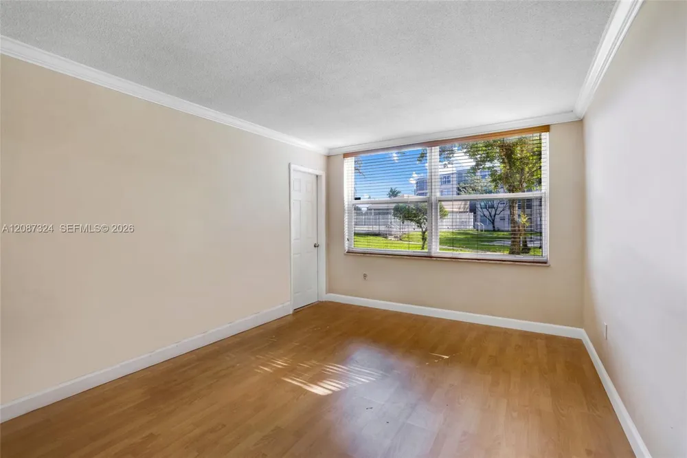 1401 NE 191st St #D107 Miami, FL 33179