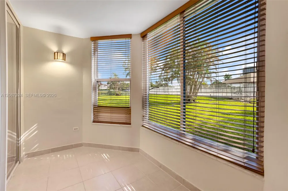 1401 NE 191st St #D107 Miami, FL 33179