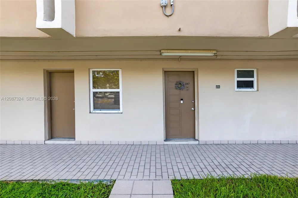 1401 NE 191st St #D107 Miami, FL 33179
