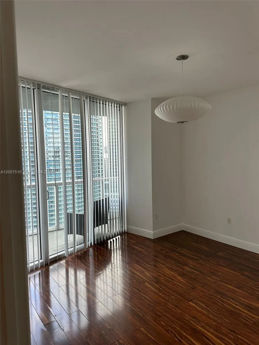 465 Brickell Ave #3404 Miami, FL 33131