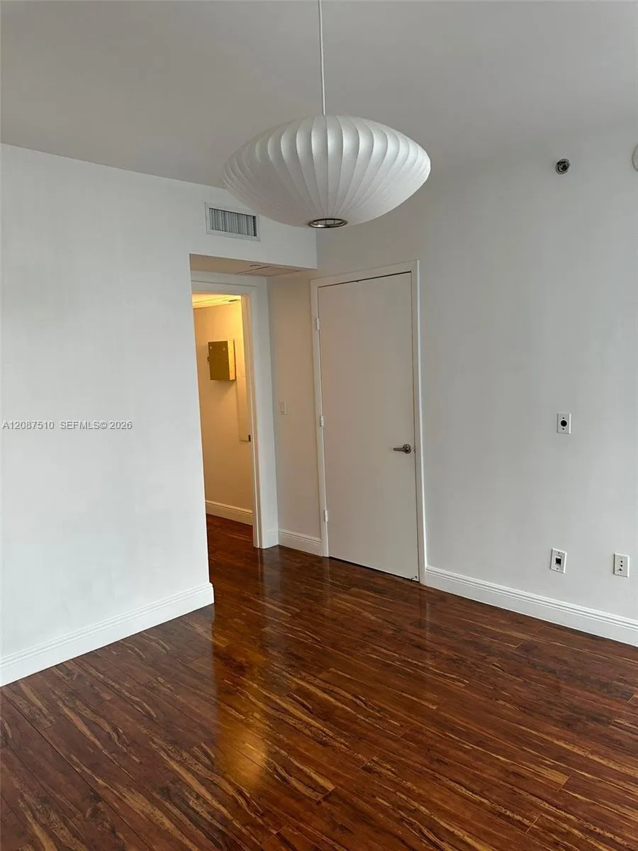 465 Brickell Ave #3404 Miami, FL 33131