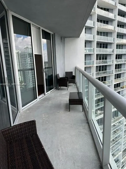 465 Brickell Ave #3404 Miami, FL 33131
