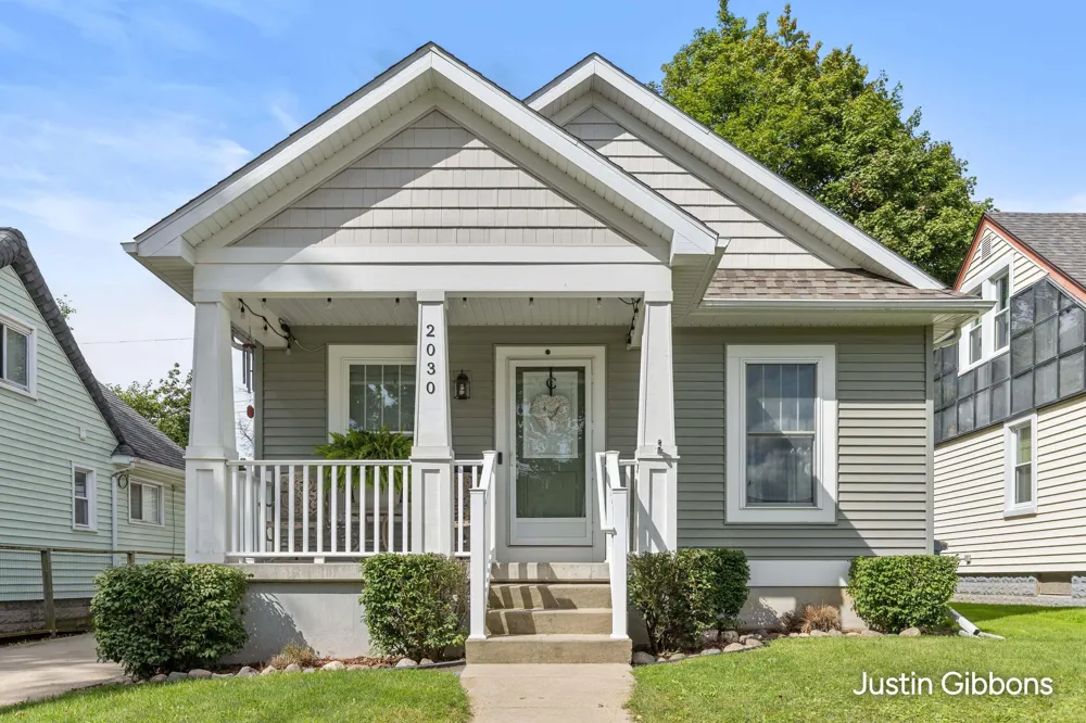 2030 Clifton Avenue Lansing, MI 48910