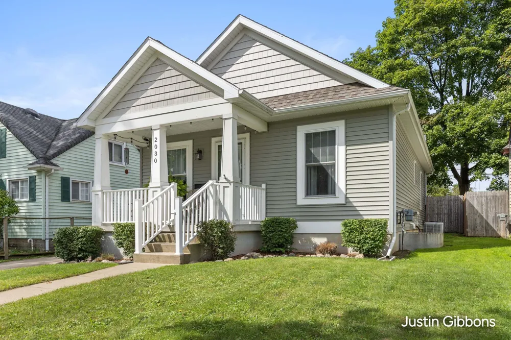 2030 Clifton Avenue Lansing, MI 48910