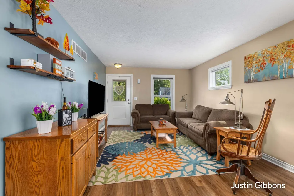 2030 Clifton Avenue Lansing, MI 48910