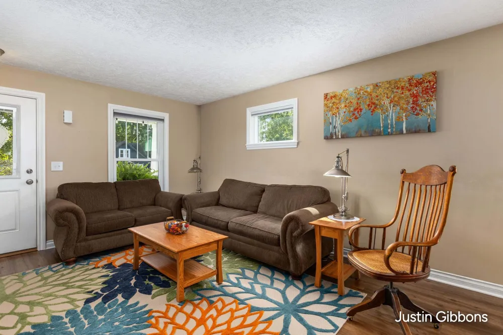 2030 Clifton Avenue Lansing, MI 48910