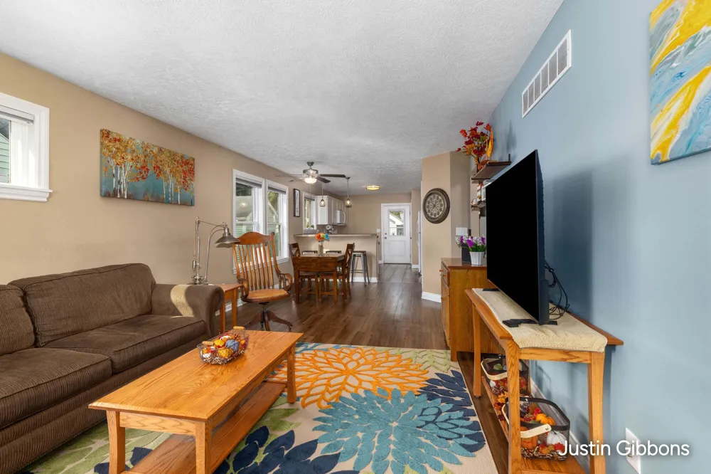 2030 Clifton Avenue Lansing, MI 48910