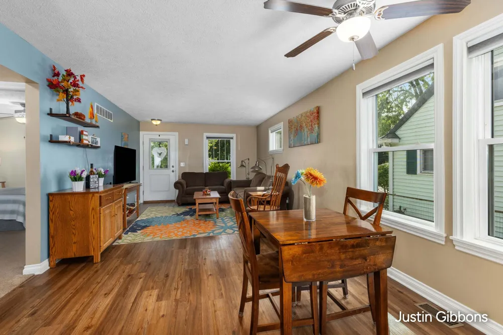 2030 Clifton Avenue Lansing, MI 48910