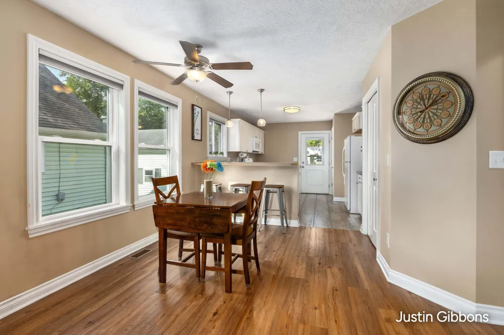 2030 Clifton Avenue Lansing, MI 48910