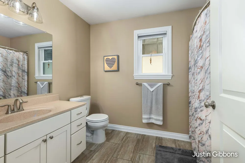 2030 Clifton Avenue Lansing, MI 48910