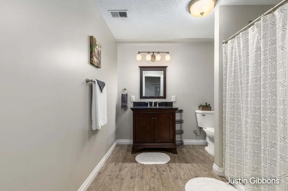 2030 Clifton Avenue Lansing, MI 48910