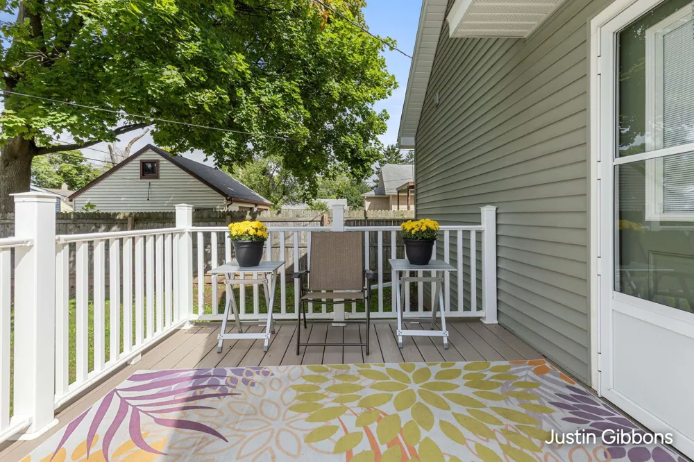 2030 Clifton Avenue Lansing, MI 48910