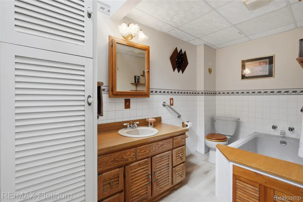 1186 Chemung Drive Genoa Township, MI 48843