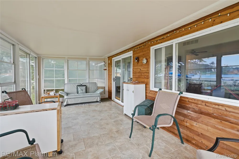 1186 Chemung Drive Genoa Township, MI 48843