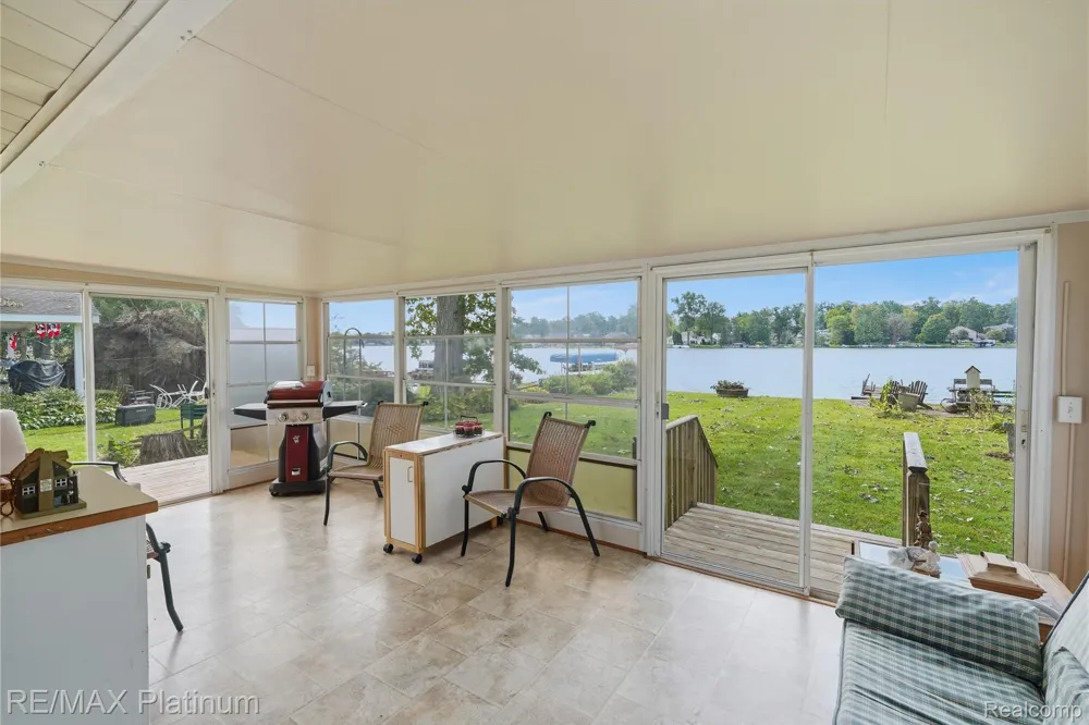 1186 Chemung Drive Genoa Township, MI 48843